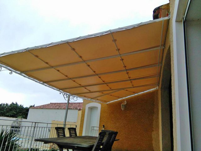Pergola Toile PVC précontraint Ferrari 705 ivoire (3)