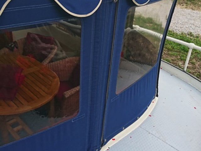 Store extérieur pour péniche