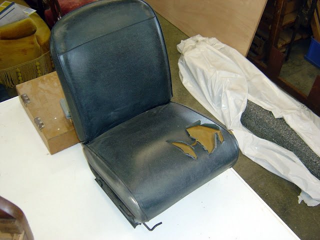 Sellerie VL/PL/TC siège utilitaire 4 (avant)