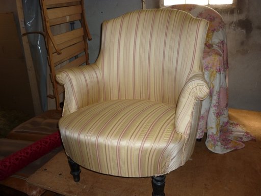 Tapisserie fauteuil crapeau (1)