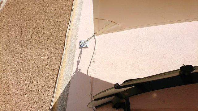 Ancrage Voile d'ombrage quadrangulaire Serge Ferrari Soltis Proof 502 Vanille