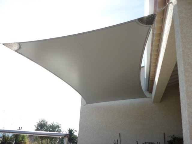 Voile d'ombrage quadrangulaire Serge Ferrari Soltis Proof 502