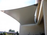 Voile d'ombrage quadrangulaire en stretch ivoire lumière integrée confection couture fil Tenara GORE-TEX (2)